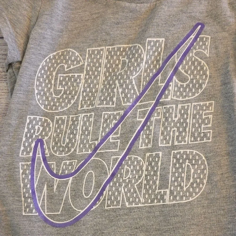 Nike Girls Gray T-Shirt with Purple Accents